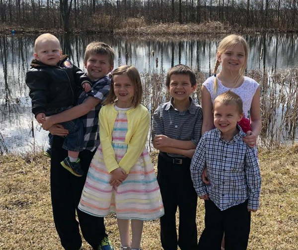 Meet Kelley: A Homeschooling, Homesteading, Mama of Six