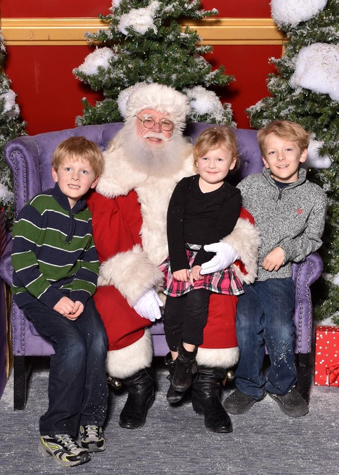 Santa's Flight Academy at Great Lakes Crossing Outlets