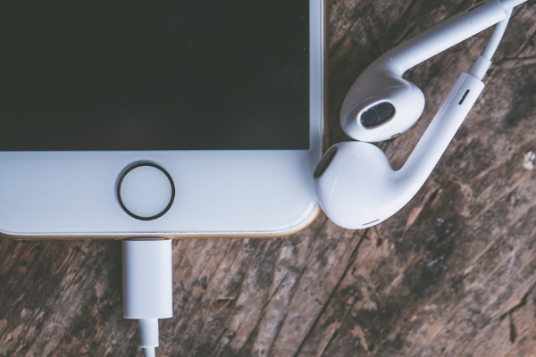 Five “Bingeable” Podcasts For The True Crime Junkie!