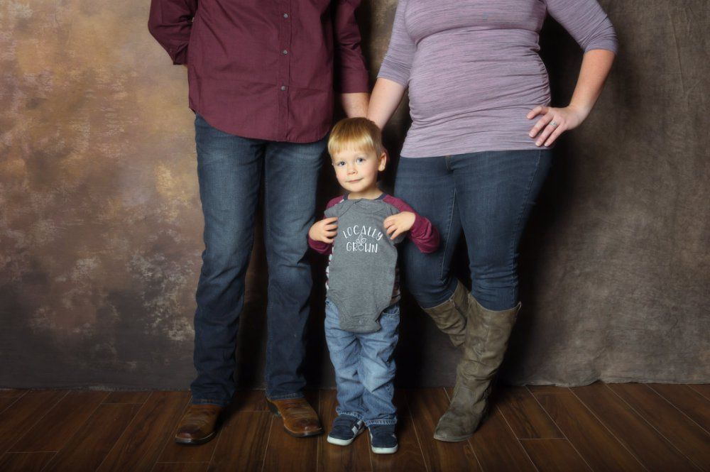 pregnancy announcement, big brother with parents