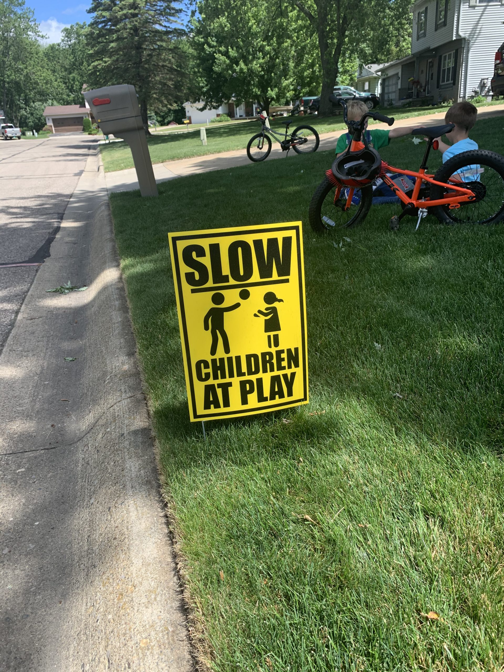 Slow, Children at Play sign