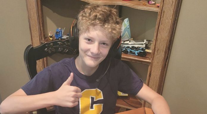 How We’re Managing Screen Obsession: Parenting Tweens + Teens