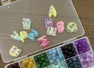 Summer’s Viral Bracelet Trend: Why Moms (and Kids!) Can’t Get Enough viral bracelet trend